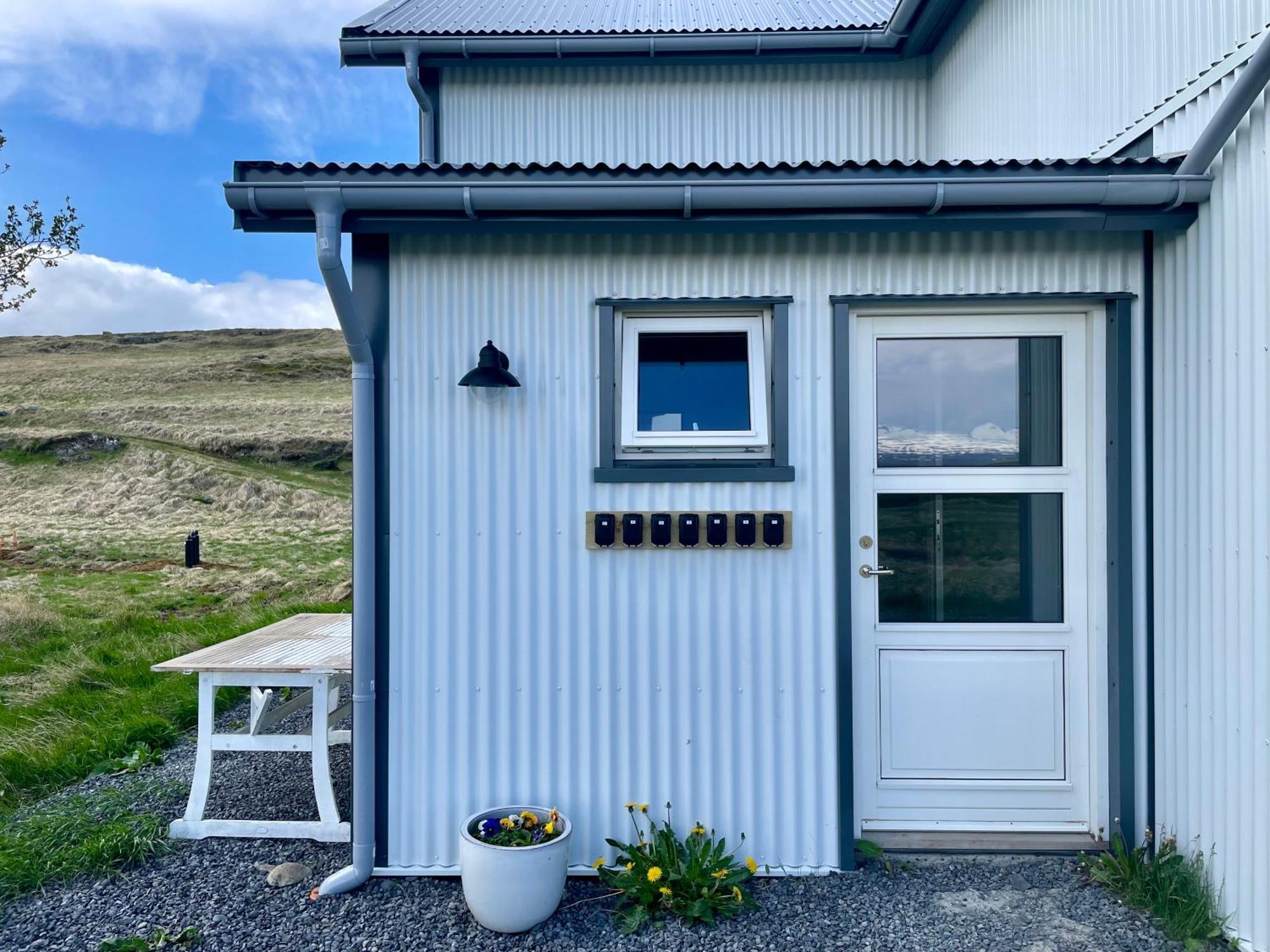 Lindarholl Guesthouse Stori-Bakki Екстериор снимка